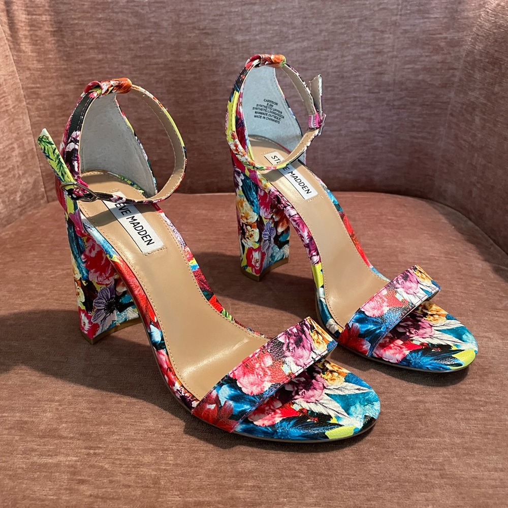 Steve Madden Carrson Floral Block Heel size 8.5
